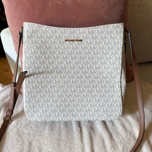 NWOT Michael Kors Jet Set Crossbody Bag